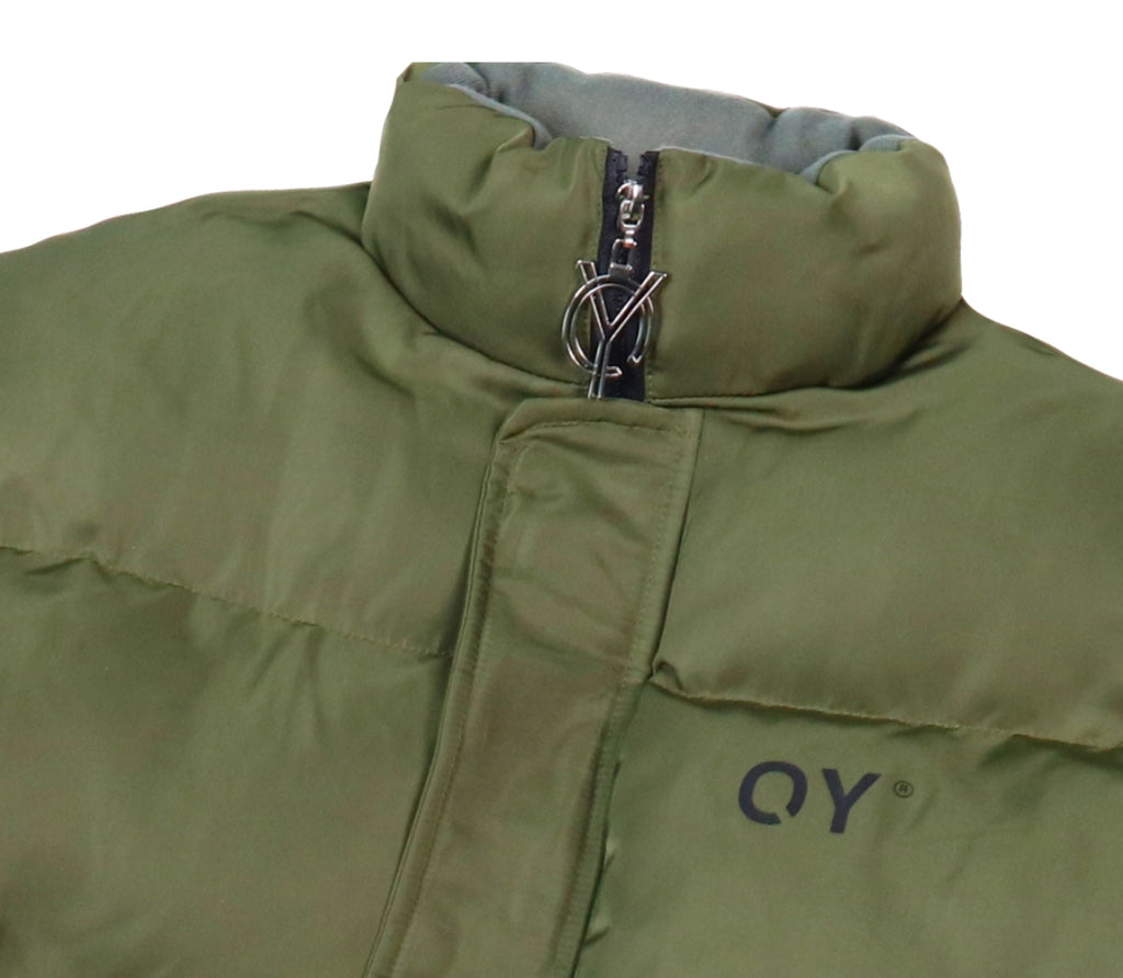 オーワイ(OY) LOGO SHIRRING PADDING- KHAKI