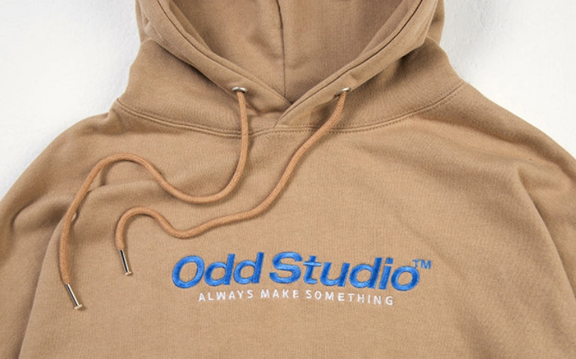 Odd Studio (オッドスタジオ) ODD STUDIO STANDARD LOGO LOOSE FIT HOOD SHIRT - BROWN