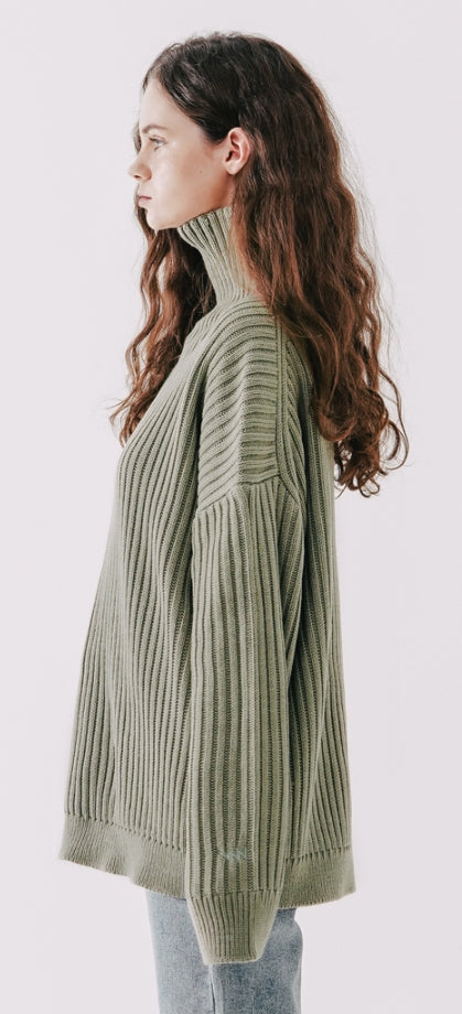 ダブルユーブイプロジェクト(WV PROJECT)  Peanut Butter Turtleneck Knit Light Khaki CJKN7434