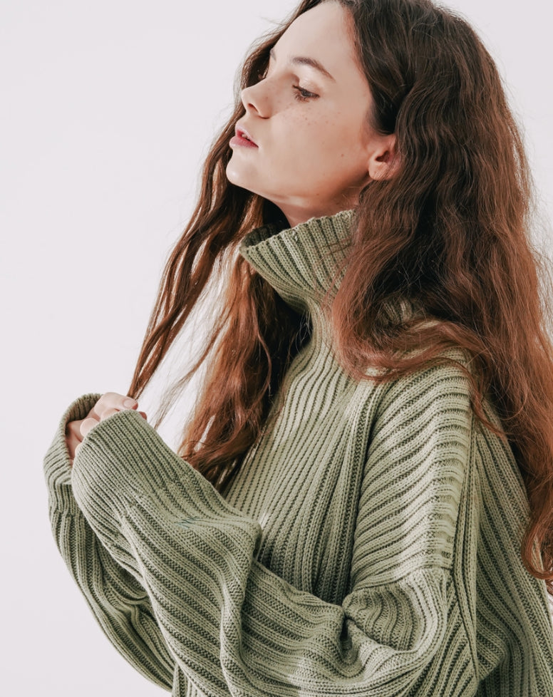 ダブルユーブイプロジェクト(WV PROJECT)  Peanut Butter Turtleneck Knit Light Khaki CJKN7434