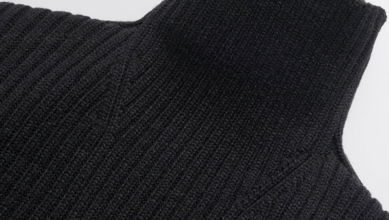ダブルユーブイプロジェクト(WV PROJECT)  Peanut Butter Turtleneck Knit Black CJKN7434