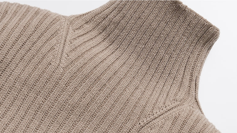 ダブルユーブイプロジェクト(WV PROJECT)  Peanut Butter Turtleneck Knit Beige CJKN7434