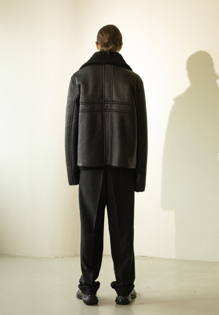マスノウン(MASSNOUN)   REAL SHEARING OVERSIZED MUSTANG MWZJK001-BK