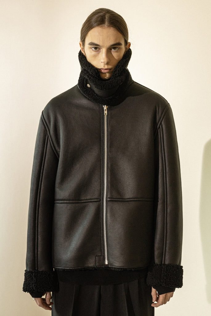マスノウン(MASSNOUN)   REAL SHEARING OVERSIZED MUSTANG MWZJK001-BK
