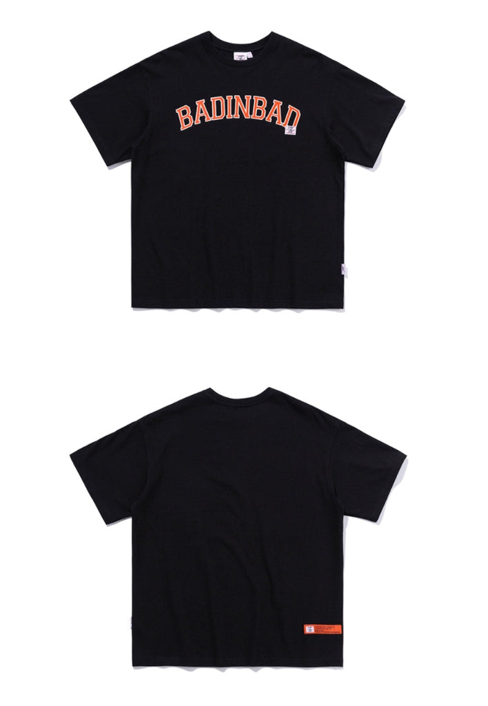 ベドインベド(BADINBAD) COLLEGE FONT LOGO TEE_BLACK