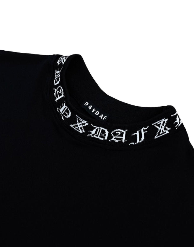 DAYDAF (デイダフ) NECK LOGO HALF T - BLACK