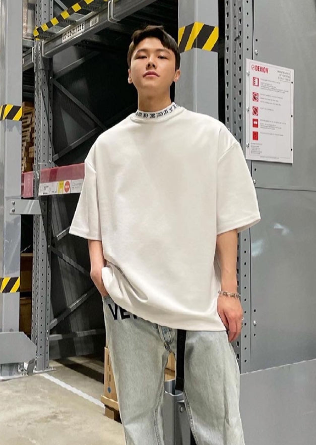 DAYDAF (デイダフ) NECK LOGO HALF T - WHITE