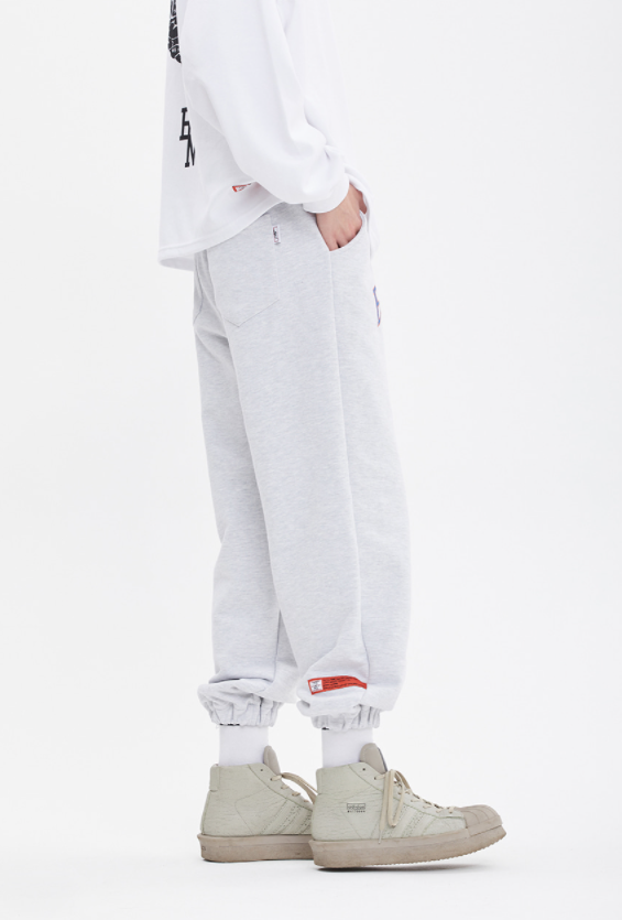 ベドインベド(BADINBAD) COLLEGE FONT HEAVY WEIGHT PANTS_LIGHT GREY