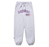 ベドインベド(BADINBAD) COLLEGE FONT HEAVY WEIGHT PANTS_LIGHT GREY