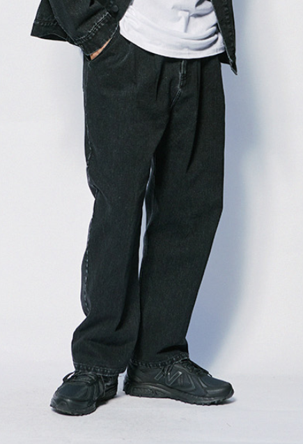 セイントペイン(SAINTPAIN)  SP TWO TUCK WIDE DENIM PANTS