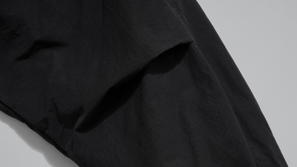 ダブルユーブイプロジェクト(WV PROJECT) Woven Hooded Coach Jacket Black JIOT7540