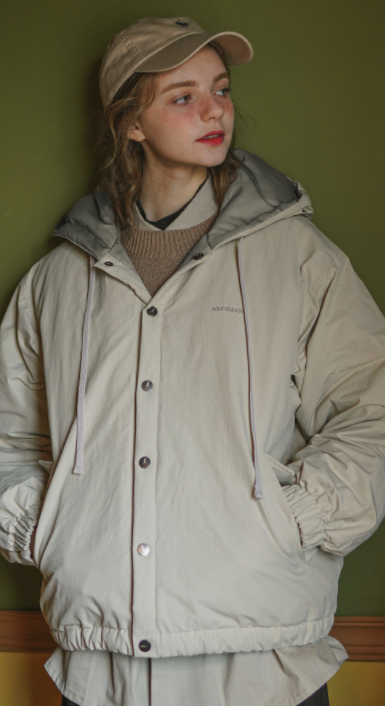 ダブルユーブイプロジェクト(WV PROJECT) Woven Hooded Coach Jacket Beige JIOT7540