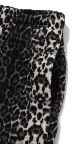 セイントペイン(SAINTPAIN)  SP LEOPARD FLEECE TRAINING PANTS-BLACK