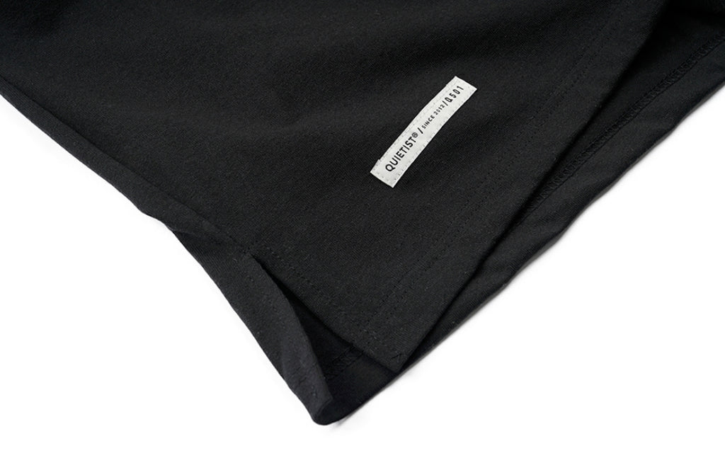 QUIETIST (クワイエティスト) Q Diagonal Logo T-Shirts (black)