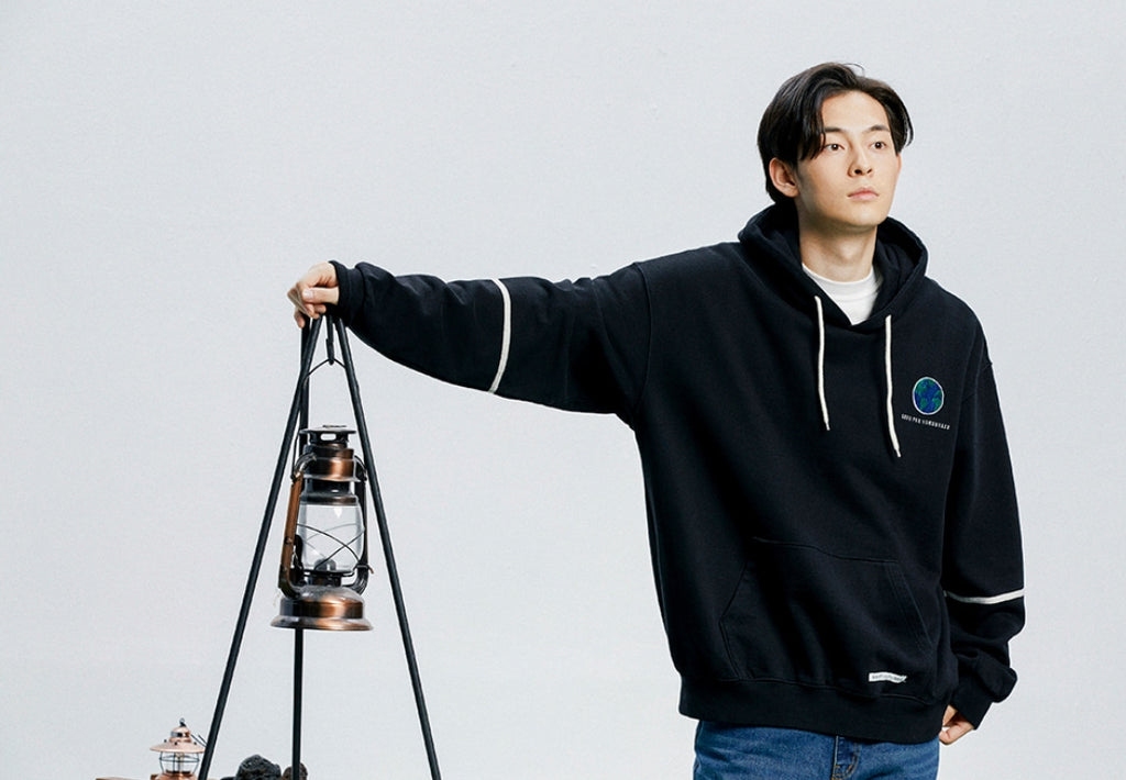 QUIETIST (クワイエティスト)  Save For Human-race Sweat-Hood (black)