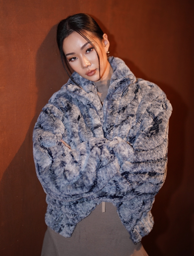 BABLETWO  (ビーエーブルトゥー)      x Kyla Eco Fur Zipup Jacket (BLUE)
