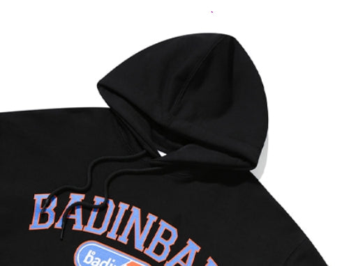ベドインベド(BADINBAD) COLLEGE FONT HEAVY WEIGHT HOODIE_BLACK