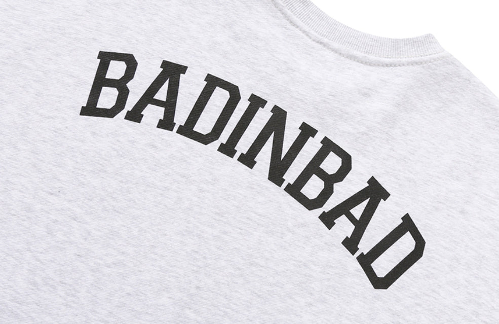 ベドインベド(BADINBAD) GALLERY LOGO SWEATSHIRT_LIGHT GREY