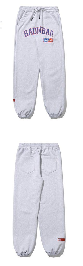 ベドインベド(BADINBAD) COLLEGE FONT HEAVY WEIGHT PANTS_LIGHT GREY