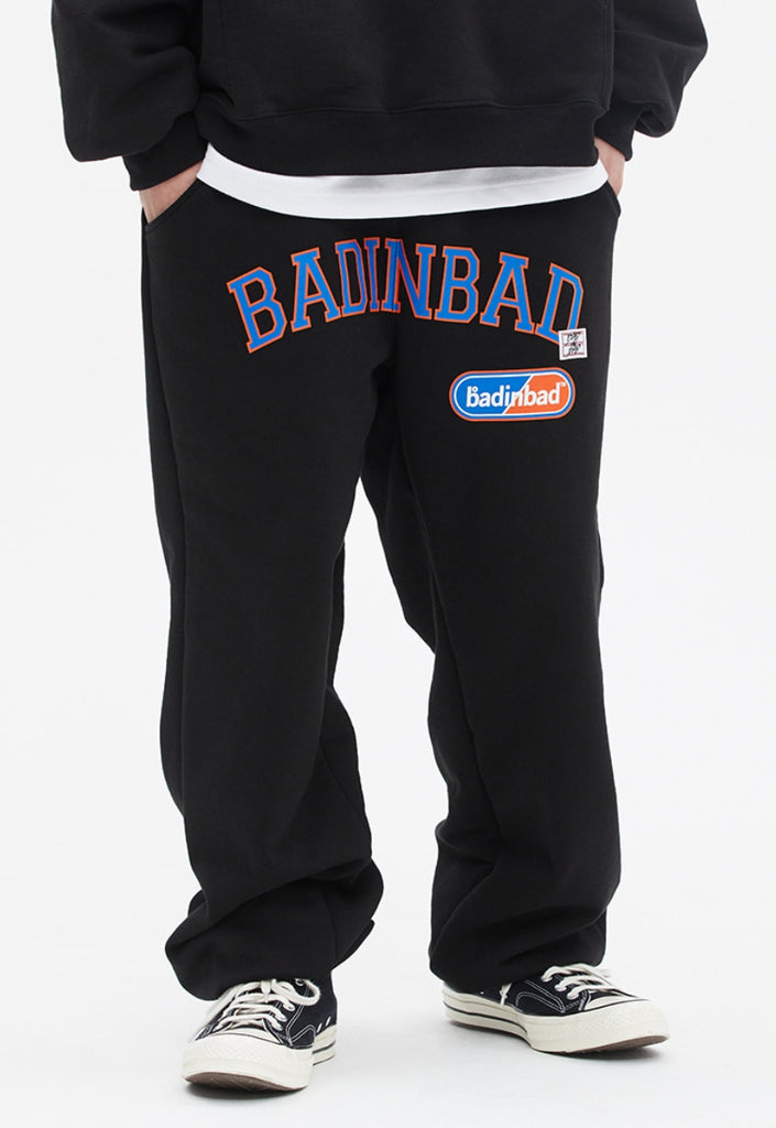 ベドインベド(BADINBAD) COLLEGE FONT HEAVY WEIGHT PANTS_BLACK