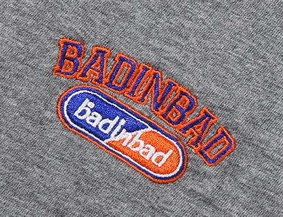 ベドインベド(BADINBAD) LAYER LOGO TEE_GREY
