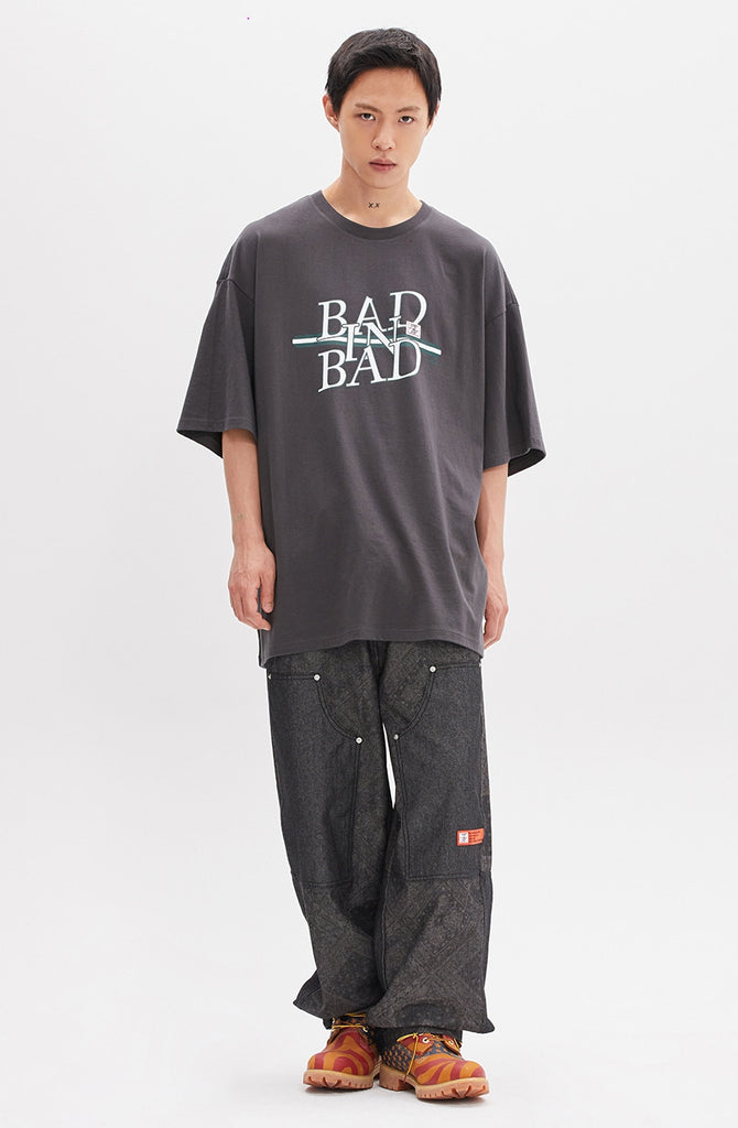 ベドインベド(BADINBAD) NEO LOGO TEE_CHARCOAL
