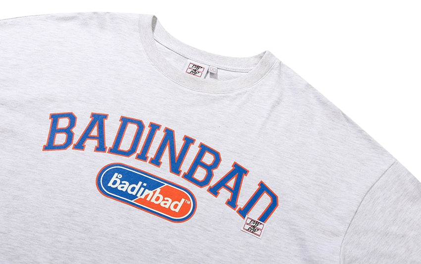 ベドインベド(BADINBAD) ESSENTIAL ARCH LOGO TEE_LIGHT GREY