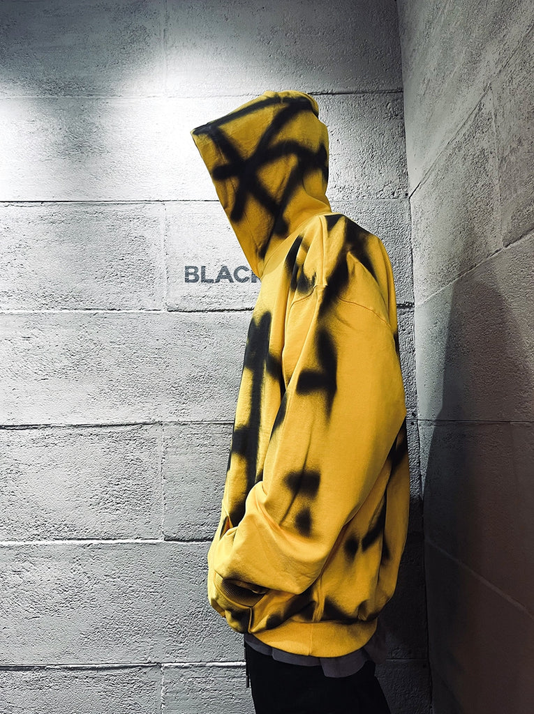 ブラックブロンド(BLACKBLOND) BBD Sprayed Custom Hoodie (Yellow)