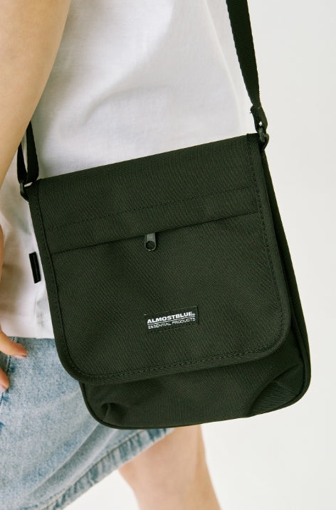 オルモストブルー(Almost Blue) ORDINARY CROSS BAG