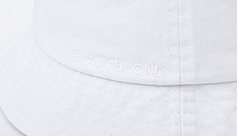 ブラックブロンド(BLACKBLOND) BBD Border Graffiti Logo Bucket Hat (White)