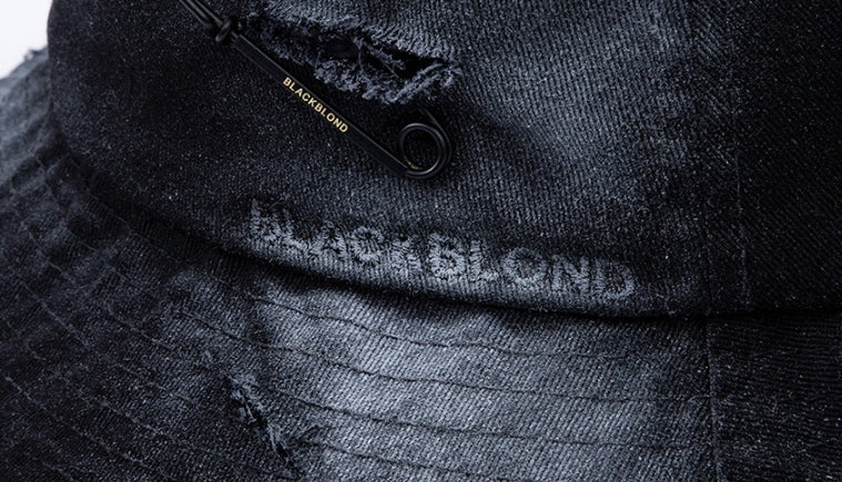 ブラックブロンド(BLACKBLOND) BBD Ripped Sprayed Custom Border Graffiti Logo Bucket Hat (Black)