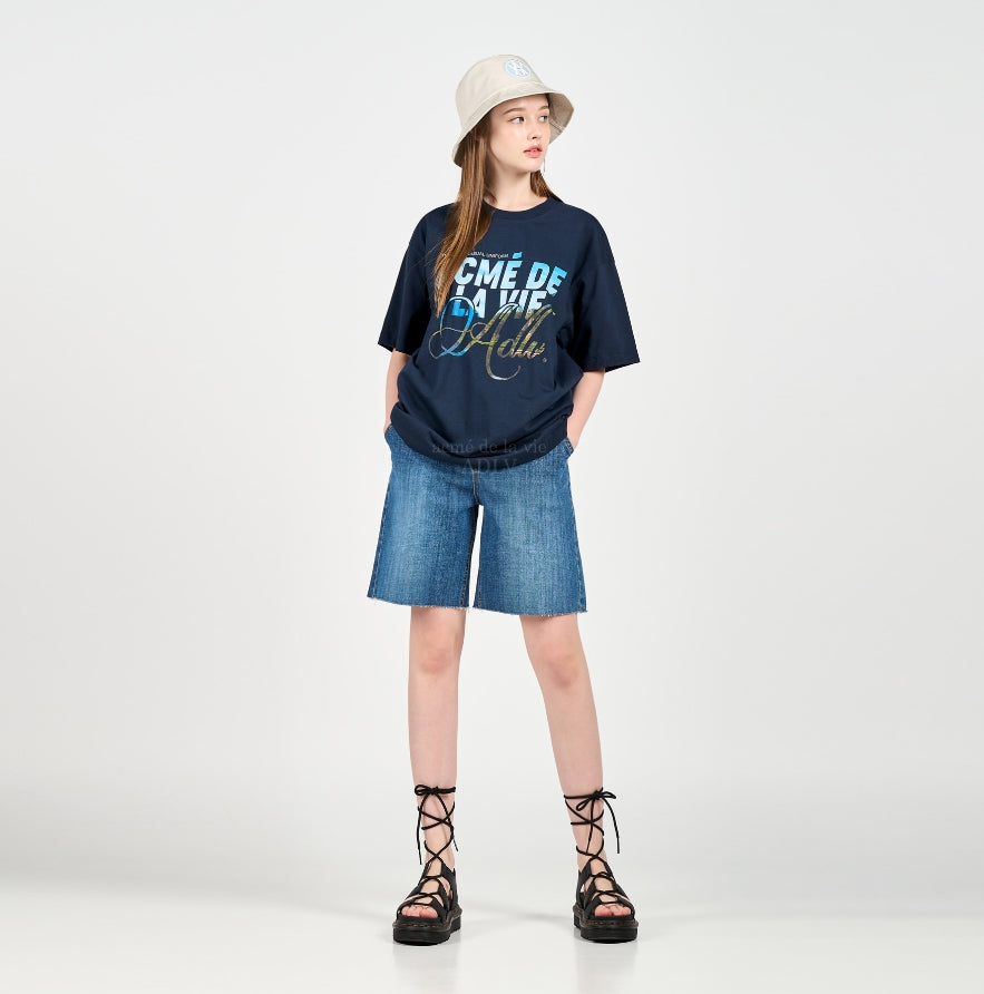 アクメドラビ(acme' de la vie) BACKGROUND LOGO SHORT SLEEVE T-SHIRT NAVY