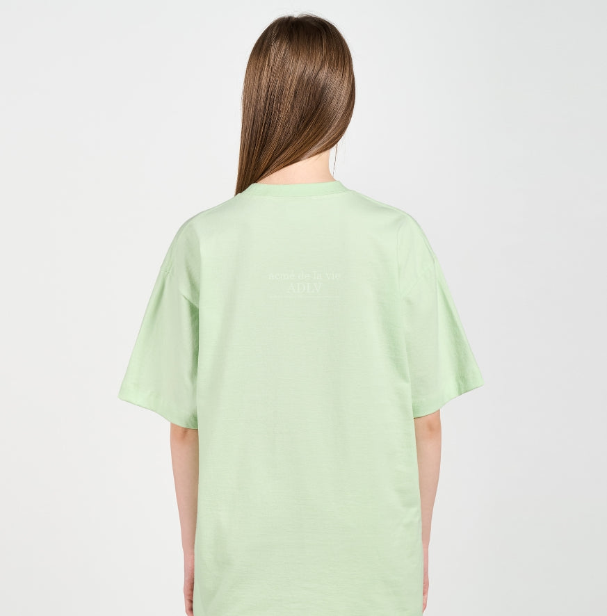 アクメドラビ(acme' de la vie) BACKGROUND LOGO SHORT SLEEVE T-SHIRT MINT