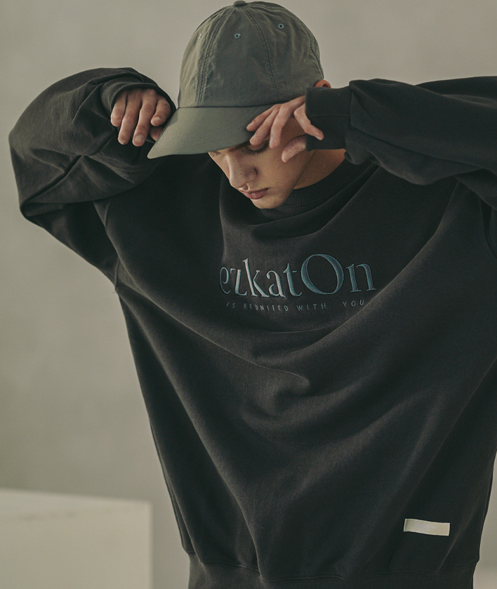 EZKATON (エズカートン) Satin Logo Sweatshirt Deep Gray JJMT6612