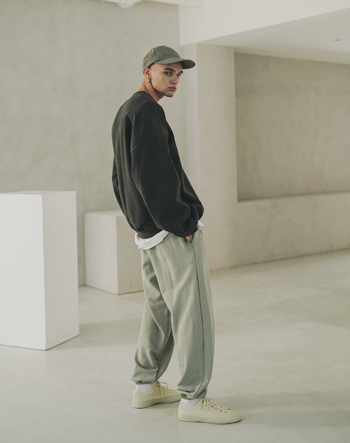 EZKATON (エズカートン) Satin Logo Sweatshirt Deep Gray JJMT6612
