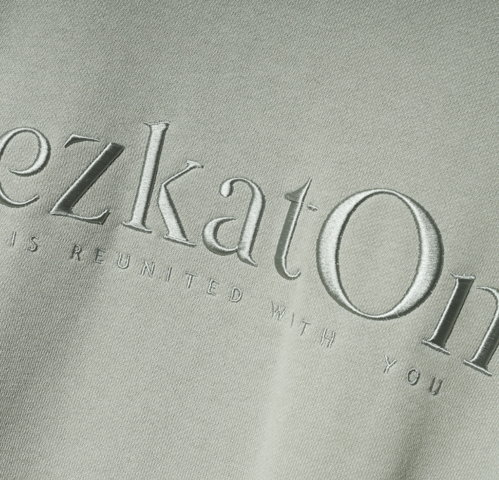 EZKATON (エズカートン) Satin Logo Sweatshirt Smoke Green JJMT6612
