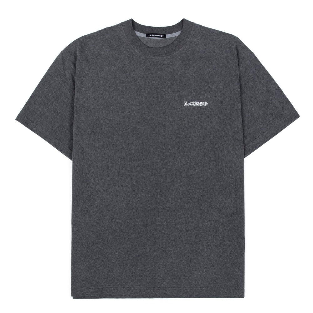 ブラックブロンド(BLACKBLOND) BBD Border Graffiti Logo Pigment T-Shirt (Charcoal)