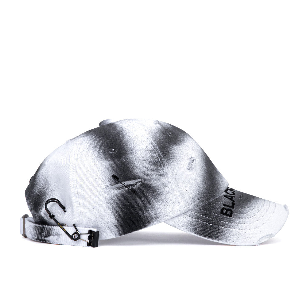 ブラックブロンド(BLACKBLOND) BBD Ripped Sprayed Custom Covered Logo Cap (White)