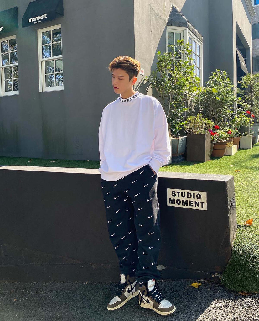 DAYDAF (デイダフ) DAYDAF NECK LOGO SLEEVE T-SHIRT (WHITE)