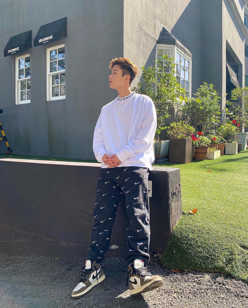 DAYDAF (デイダフ) DAYDAF NECK LOGO SLEEVE T-SHIRT (WHITE)