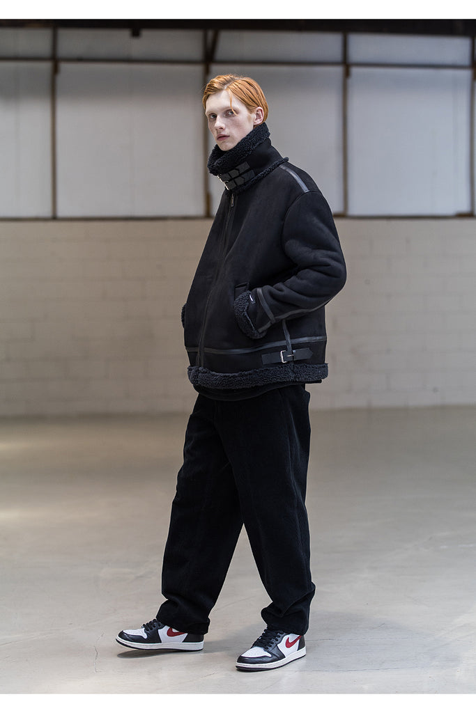 メスノウン(MASSNOUN)LEATHER STRAP OVERSIZED SUEDED MOUTON JACKET MFNJK004-BK