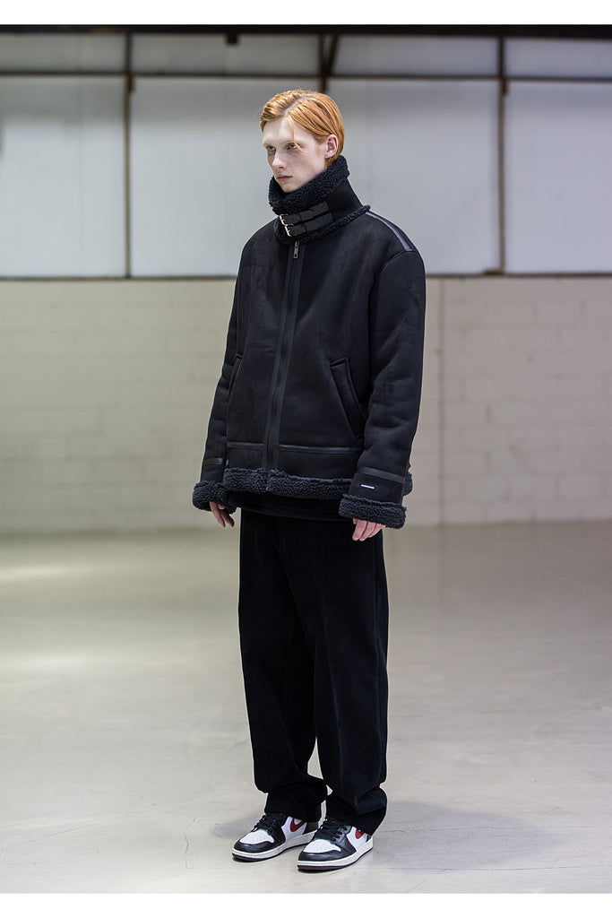 メスノウン(MASSNOUN)LEATHER STRAP OVERSIZED SUEDED MOUTON JACKET MFNJK004-BK