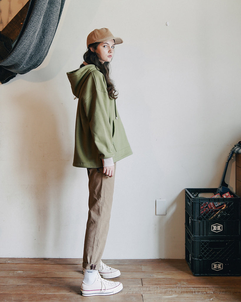 ダブルユーブイプロジェクト(WV PROJECT) CLAY HALFNECK HOOD OLIVE MJHD7316
