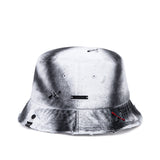 ブラックブロンド(BLACKBLOND) BBD Ripped Sprayed Custom Border Graffiti Logo Bucket Hat (White)
