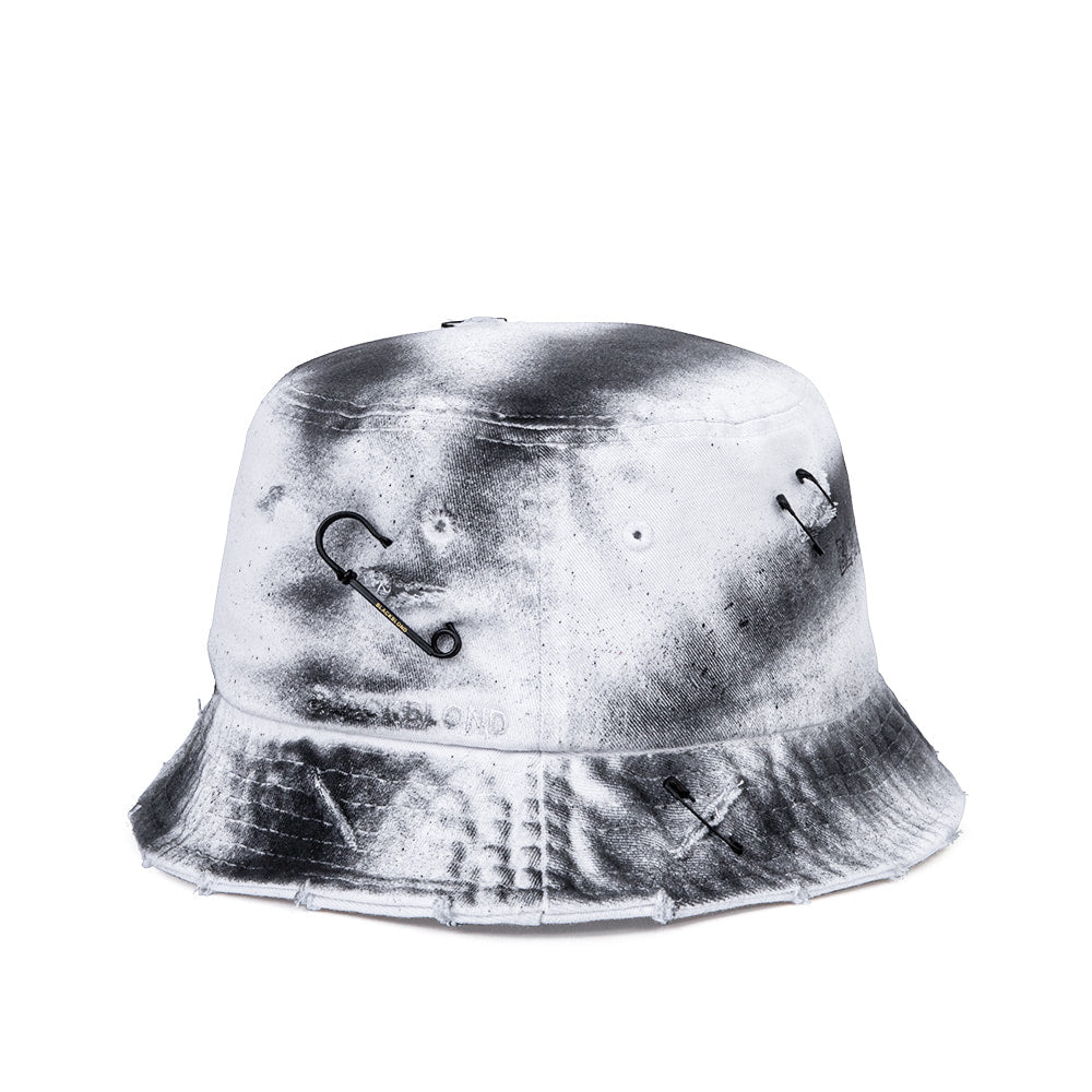ブラックブロンド(BLACKBLOND) BBD Ripped Sprayed Custom Border Graffiti Logo Bucket Hat (White)