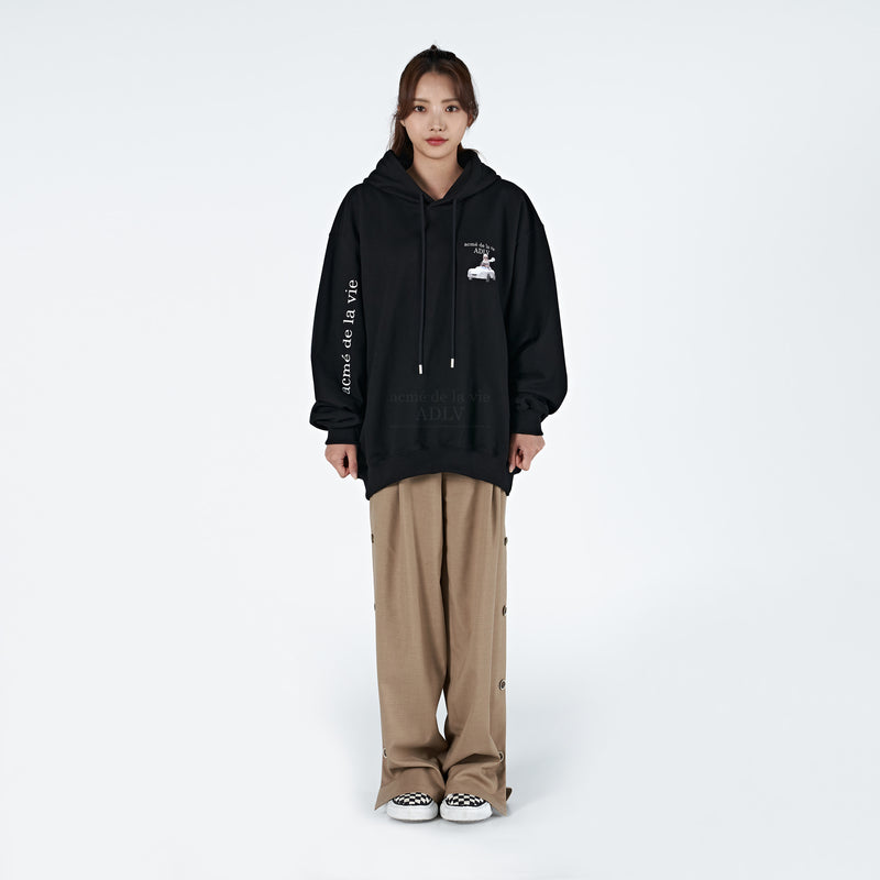 アクメドラビ(acme' de la vie)  ADLV BABY FACE HOODIE BLACK SPORTS CAR GIRL