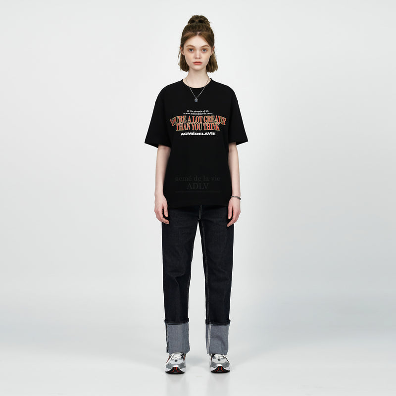 アクメドラビ(acme' de la vie) SLOGAN OLD SCHOOL SHORT SLEEVE T-SHIRT BLACK