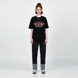 アクメドラビ(acme' de la vie) SLOGAN OLD SCHOOL SHORT SLEEVE T-SHIRT BLACK