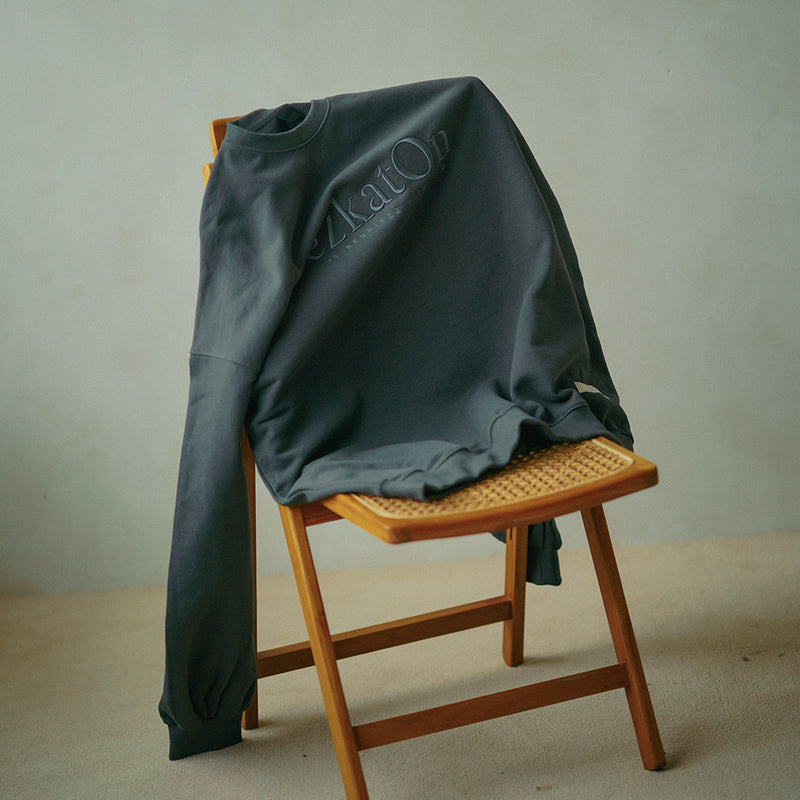 EZKATON (エズカートン)　Satin Logo Sweatshirt Deep Gray JJMT6612