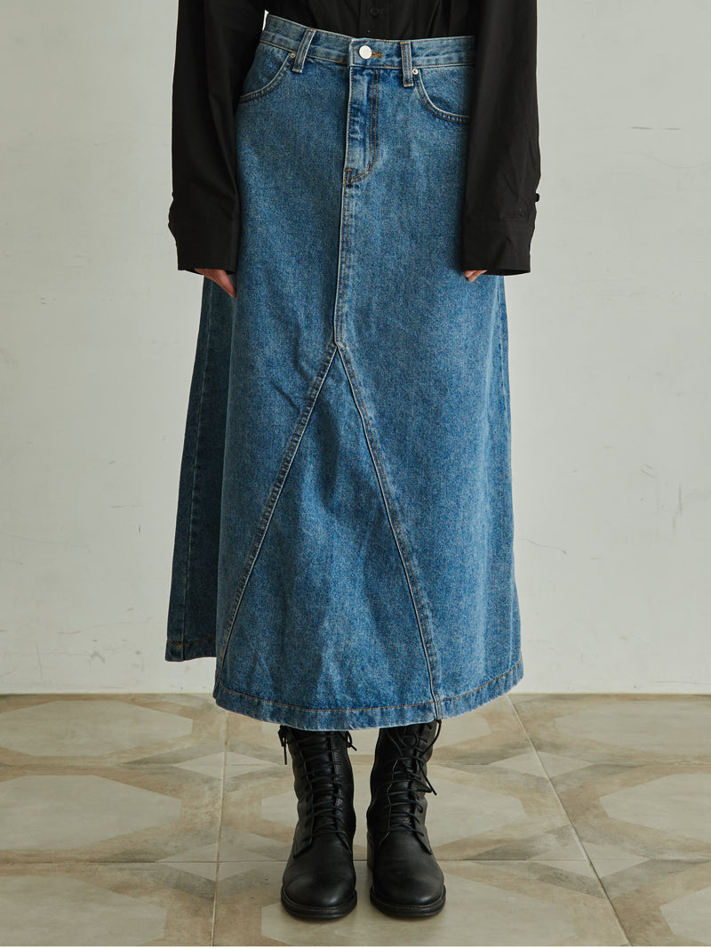 TMO BY 13MONTH（ティーエムオーバイサーティンマンス）MIDI DENIM SKIRT (BLUE)